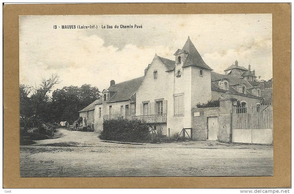 44  MAUVES  LE  BAS  DU  CHEMIN  PAVE - Mauves-sur-Loire