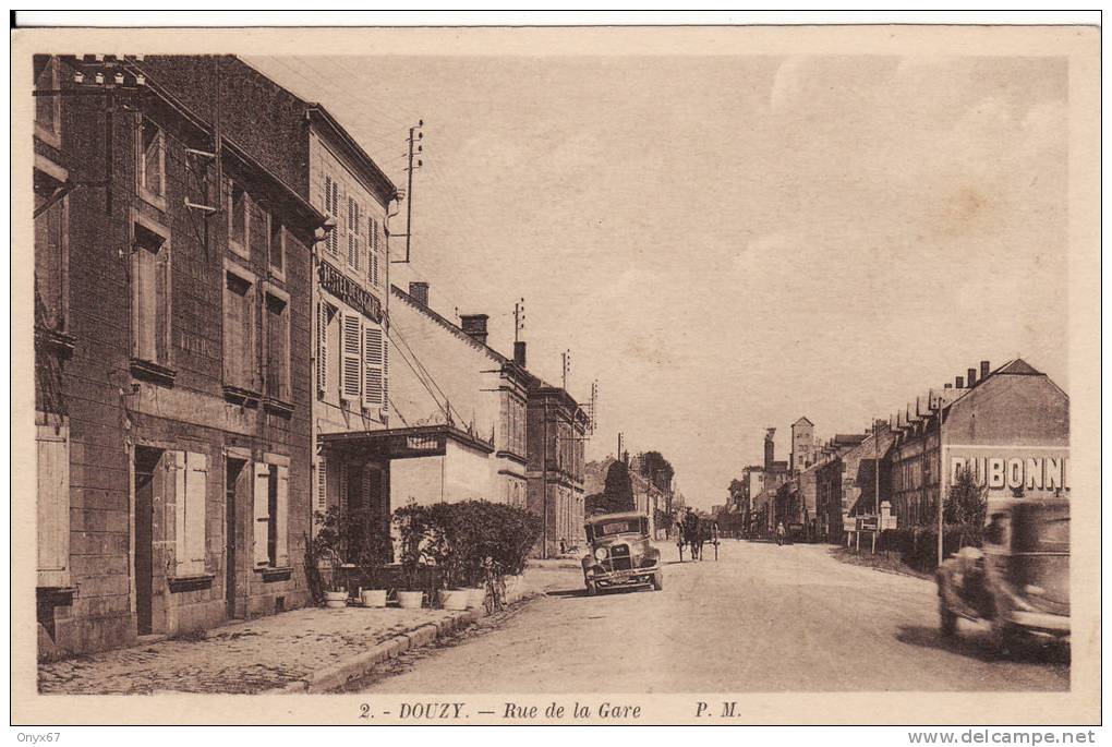 DOUZY (Ardennes) - Rue De La Gare - Hôtel De La Gare E.NICOLAS  - Commerce  - VOITURE -  VOIR 2 SCANS  - - Autres & Non Classés