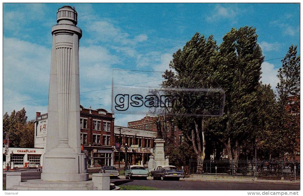 Canada. - Quebec - TROIS-RIVIERES - Le Flambeau - (vieilles Voitures). - (voir Scan) - Trois-Rivières