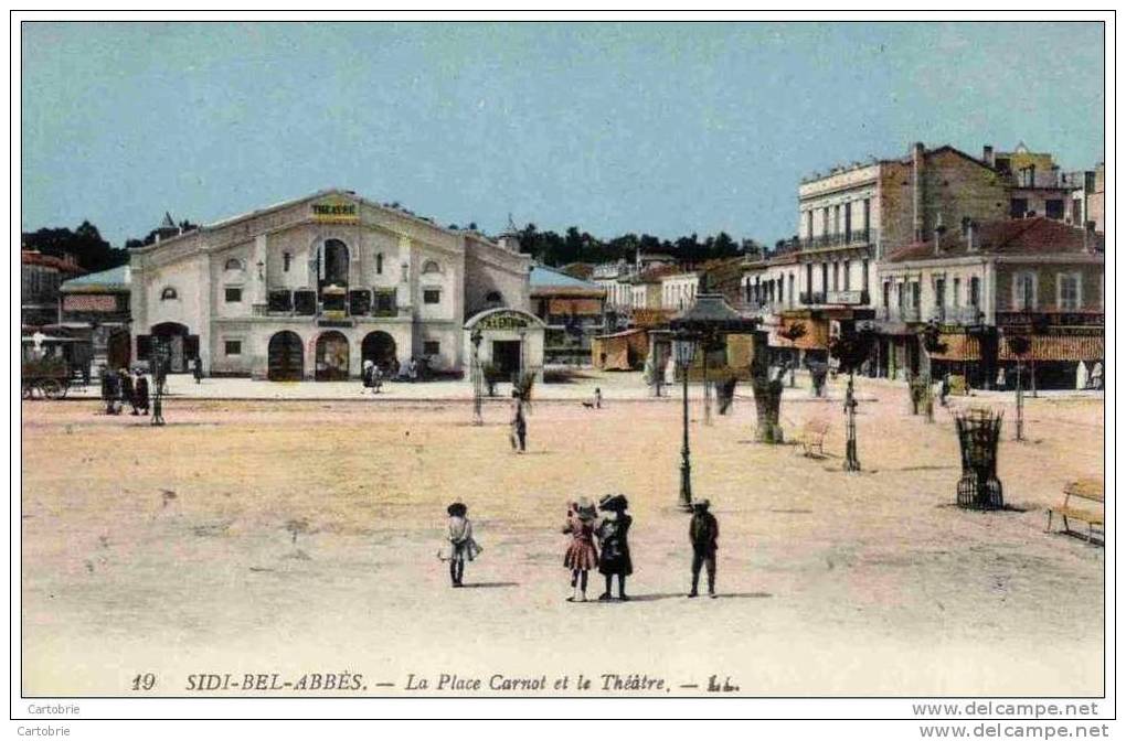 Algérie - SIDI-BEL-ABBÈS - La Place Carnot Et Le Théâtre - Animée - Sidi-bel-Abbès