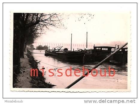 Strasbourg  1955 - Peniches, Pont , Bateau - Jolie Lumière - Photo 7 X 11 Cm - Plaatsen