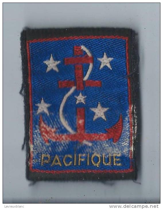 Armée FR/ Un  écusson /PACIFIQUE/ Ancre/Marine/vers 1970        ET35 - Ecussons Tissu