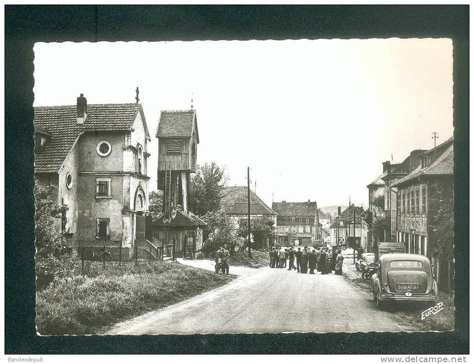 CPSM - Puttelange (57) - Route De Sarreguemines - Eglise Provisoire ( Animée Voiture Automobile Citroen Traction KREBS) - Puttelange