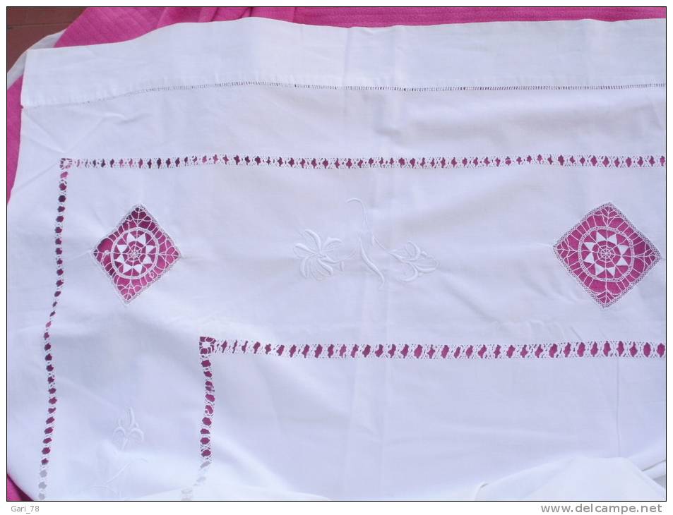 DRAP Ancien Brodé, Ajouré Et Monogrammé 204 X 302 - EXCEPTIONNEL - Tagesdecken/Überwürfe