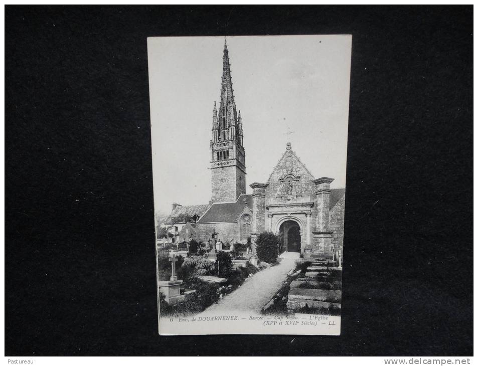 Beuzec : L ' Eglise Et Le Cimetière. - Beuzec-Cap-Sizun