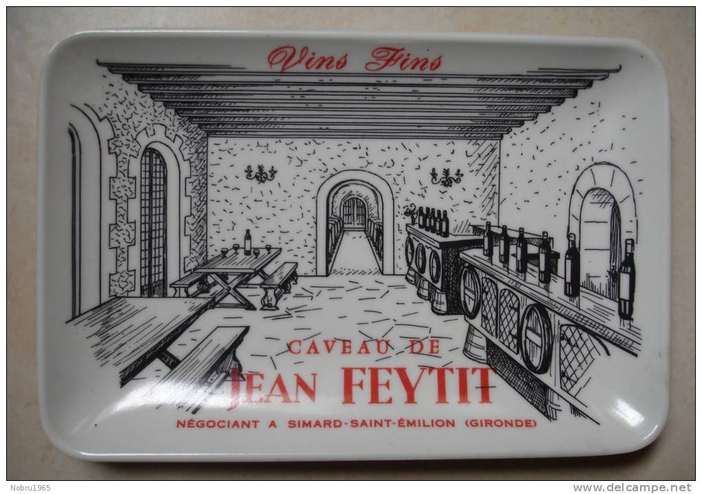 Cendrier Vins Fins Caveaux De Jean Feytit Négociant à Simard Saint émilion.fabrication Plastorex - Verre