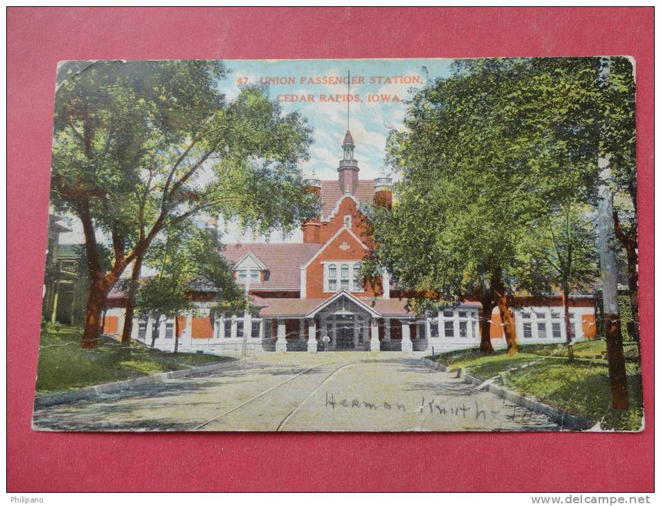 - Iowa > Cedar Rapids   Union Passenger Train Station 1910 Cancel Crease  --ref 896 - Cedar Rapids