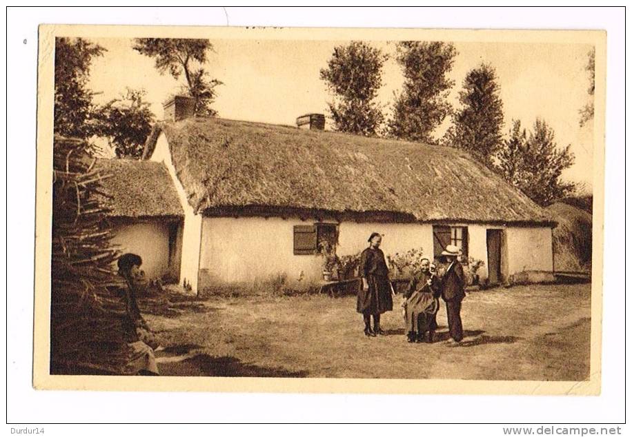 DE SION à ST-JEAN-DE-MONTS ( Vendée )  Une Bourrine - Habitation Des Maraîchins - Autres & Non Classés