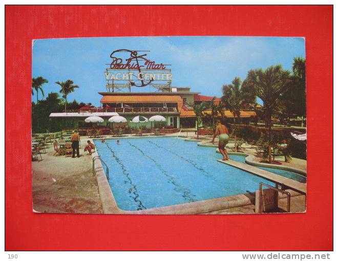 OUT-DOOR OCEAN POOL AT BAHIA MAR YACHT BASIN FT.LAUDERDALE - Fort Lauderdale