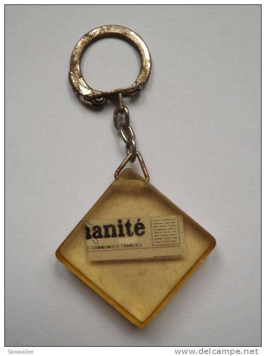 PORTE CLEFS - FRANCE - JOURNAL - L'HUMANITE - FORME CARRE - INCLUSION - POLITIQUE - PARTI COMMUNISTE FRANCAIS - Porte-clefs