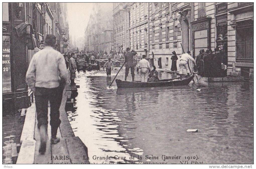 PARIS/VIIe/INONDATIONS/La Grande Crue De La Seine (janvier 1910) Inondation Du Bas De La Rue De Bourgogne/ Réf:C1150 - Inondations De 1910