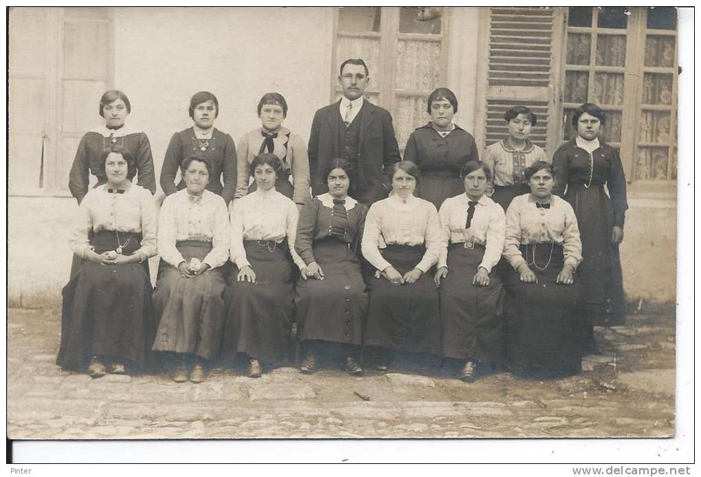 Groupe De PERSONNES - Carte Photo - Hommes