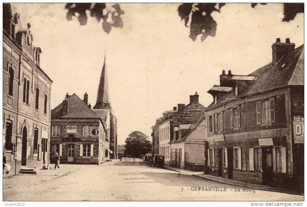 76 Offranville. Le Bourg - Offranville
