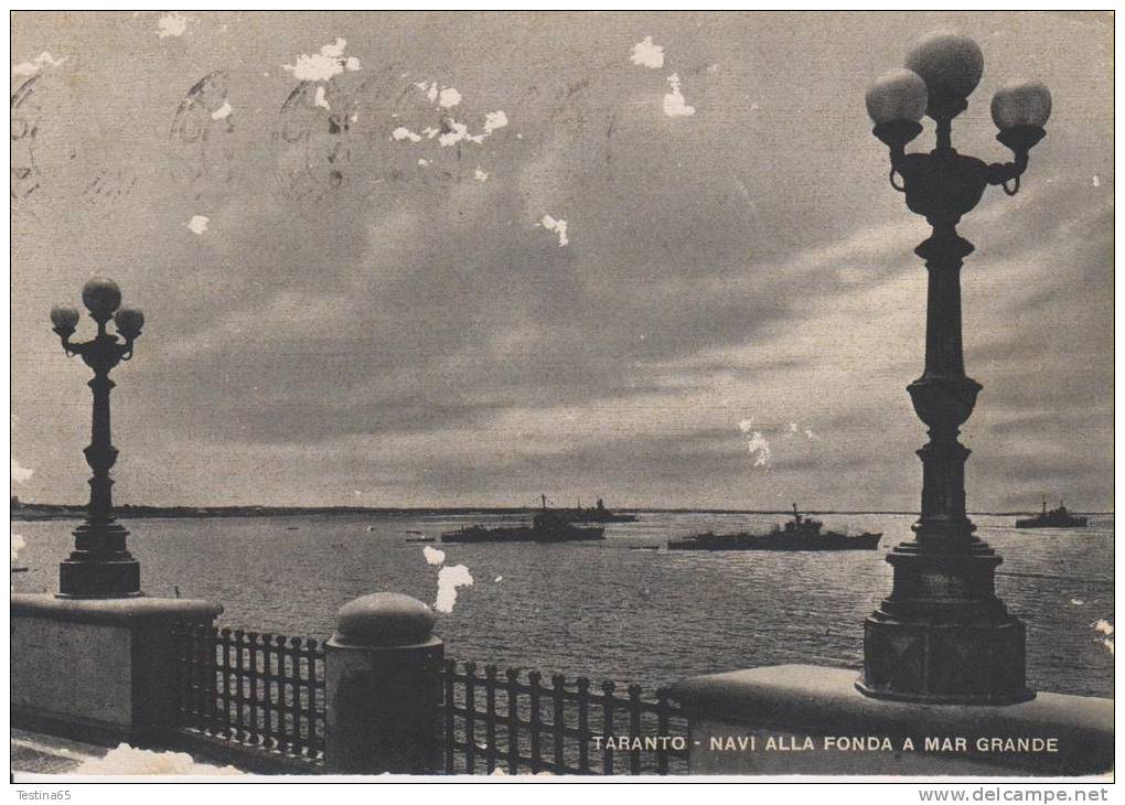 TARANTO--NAVI MILITARI ALLA FONDA A MAR GRANDE--FG-- V 26-4-56 - Taranto