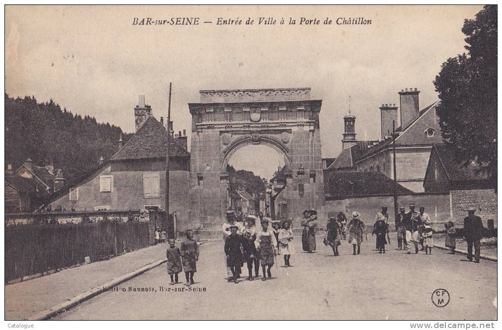 CPA  11 - BAR-SUR-SEINE - Entrée De Ville à La Porte De Châtillon - Sigean