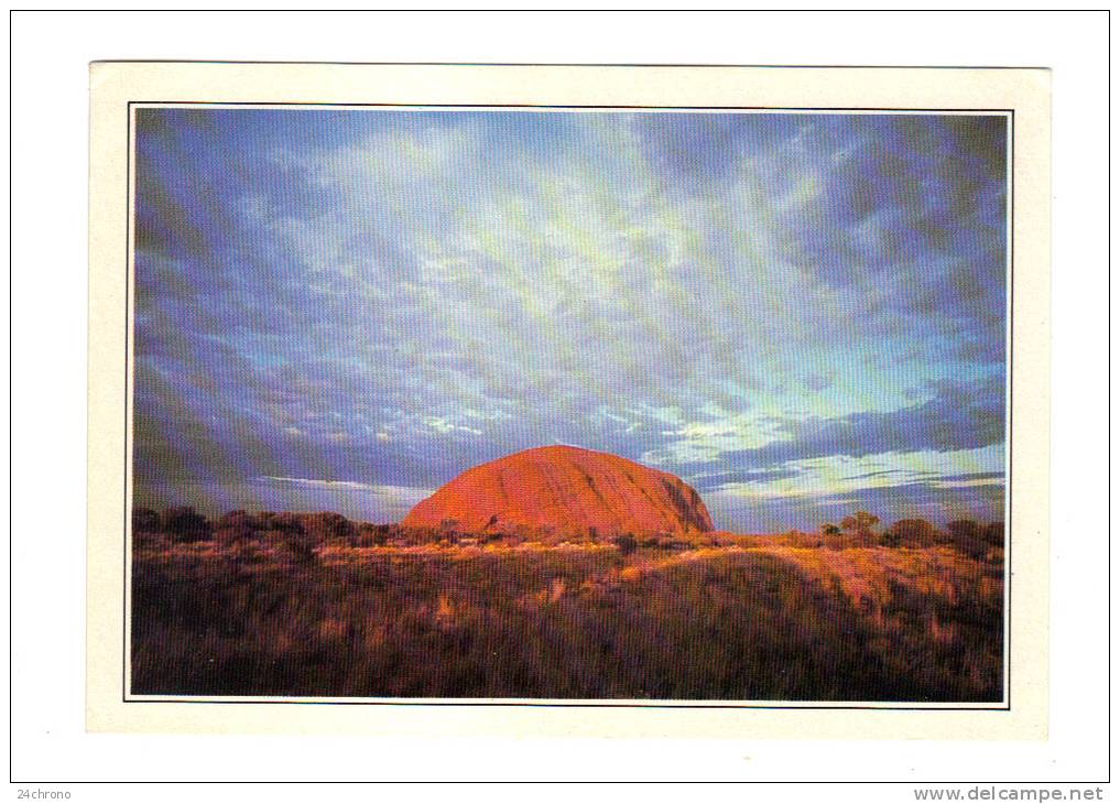 Australie: Territoires Du Nord, Le Monolithe D' Ayers Rock, Northen Territory , The Monolith Of Ayers Rock (13-1043) - Uluru & The Olgas