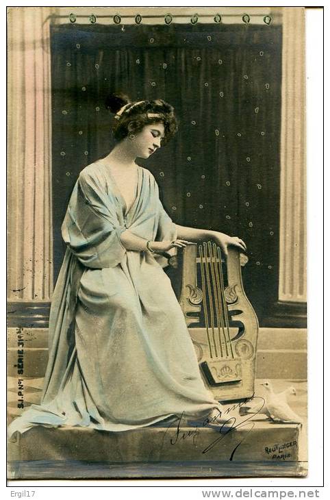 2 Scans - Photo REUTLINGER - Série Grecque  31bis N° 1 - Joueuse De Lyre, Colombes - Women