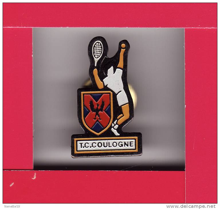 Pin´s COULOGNE T.C Tennis Club Homme + Blason ( Dép 62 ) - Tennis