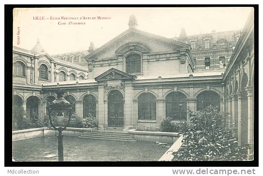 59 LILLE / Ecole Nationale D'Arts Et Métiers, Cour D'honneur / - Lille