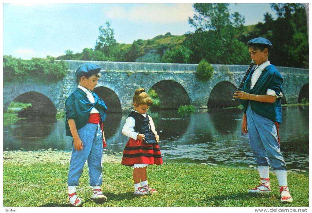 Mendoza Puente Romano Niños Vascos - Álava (Vitoria)