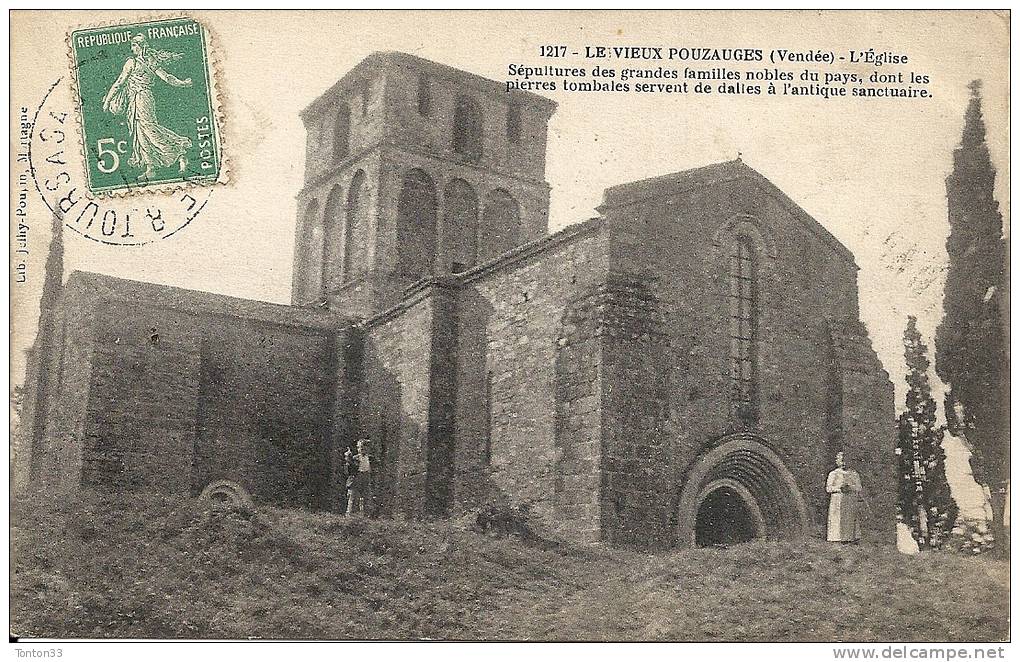 LE VIEUX POUZAUGES  - 85 -  L'Eglise  -  993 - Pouzauges