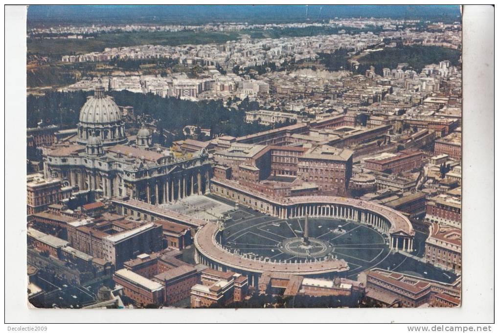 BT1606  Italy Rome St. Peter's Square 2 Scans - San Pietro
