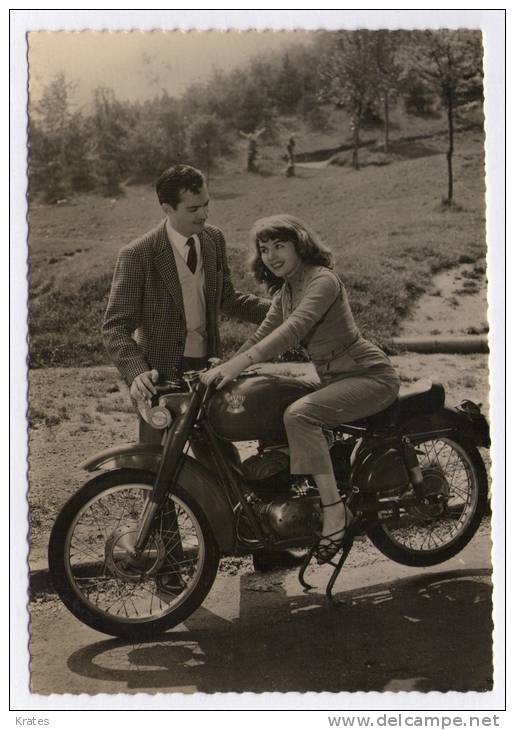 Postcard - Motorbikes, Couples   (V 17526) - Motos