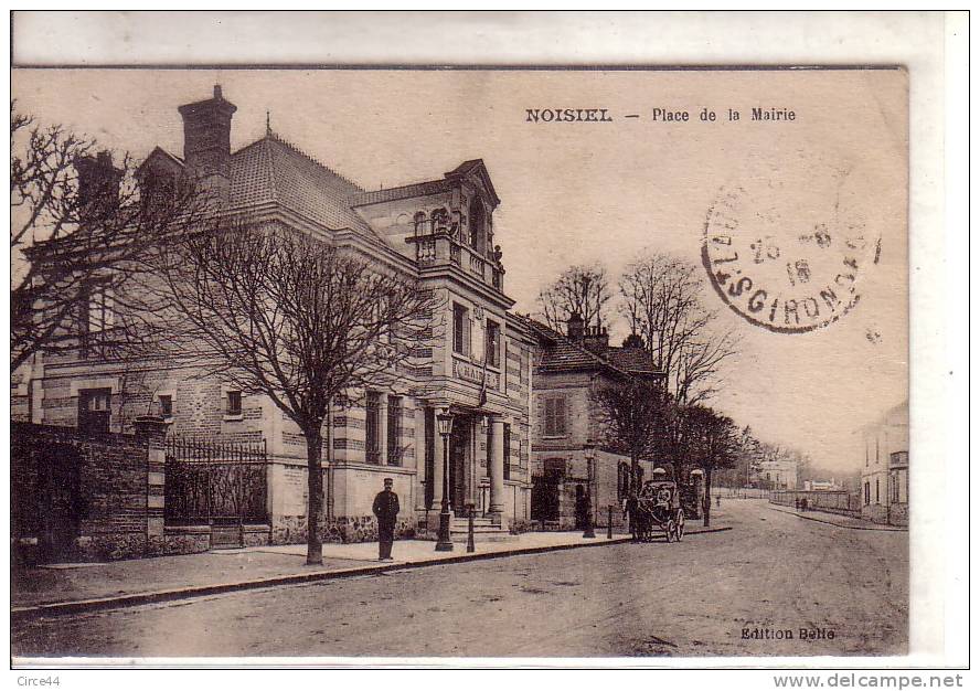 NOISIEL.PLACE DE LA MAIRIE. - Noisiel