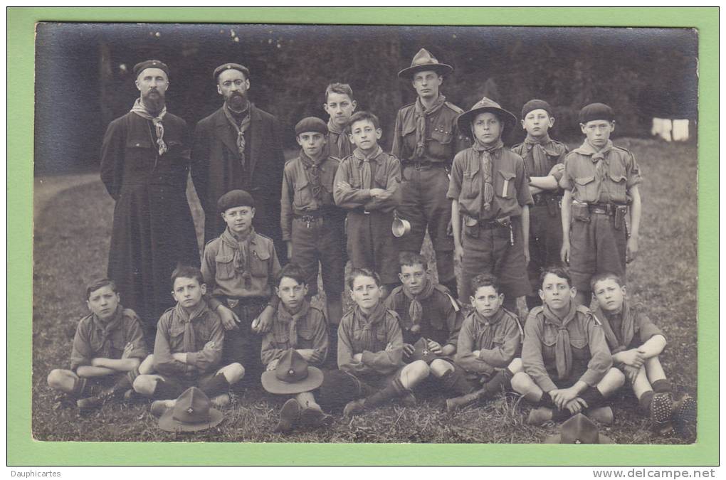 JACQUES SEVIN, Fondateur Des Scouts De France Et Une Patrouille. CARTE PHOTO Début Années 1920, CHAMARANDE. 2 Scans - Scoutisme