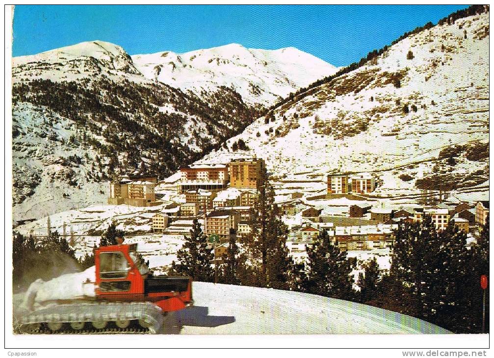 ANDORRA L'HIVERN - Village De SOLDEU Sous La Neige-Ski -Chenillette- CPSM - - Andorre