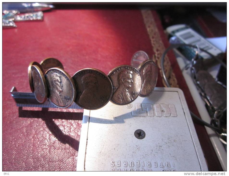 BRACELET DECORS 9 PIECES DE ONE CENT USA    VOIR PHOTOS - Necklaces/Chains