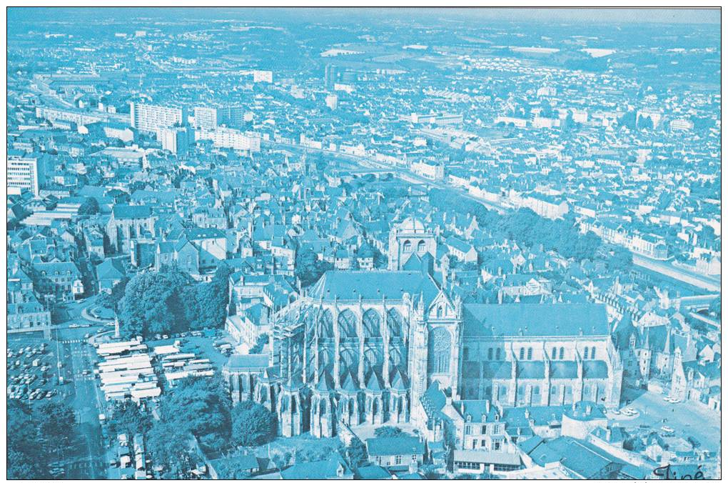 LE MANS VUE AERIENNE CATHEDRALE ST JULIEN LA ROSACE ( LES 3 CARTES ) - Le Mans