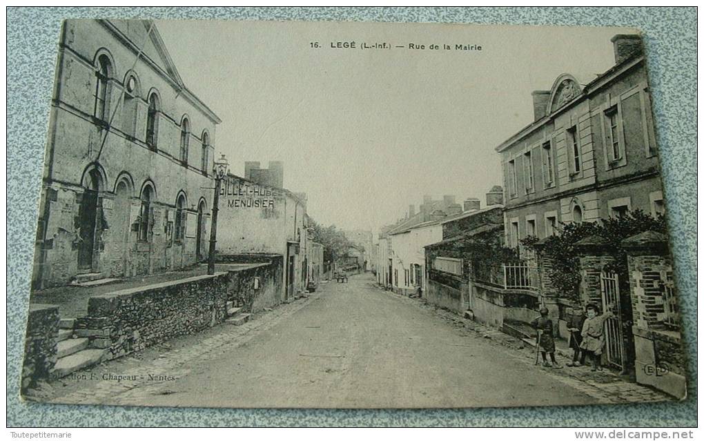 Lege - Rue De La Mairie - Legé