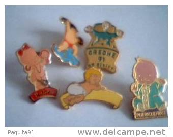 Lot De 5 Pin S Bébé , Puériculture Dont 1 Balard (jaune) - Lots