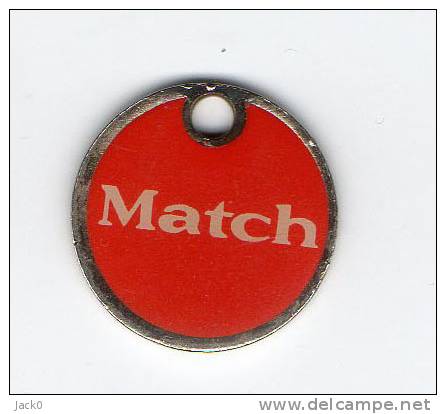 Jeton De Caddie  Argenté   MATCH  Fond  Rouge  Verso  VARTA - Trolley Token/Shopping Trolley Chip