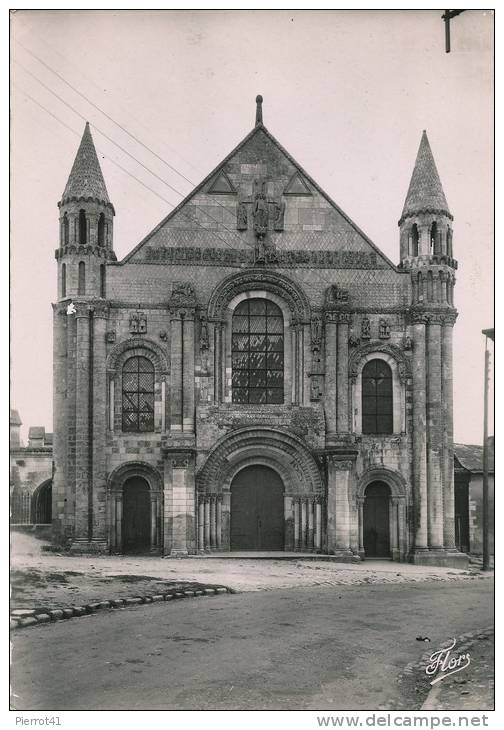 SAINT JOUIN DE MARNES - L'Église Abbatiale - La Façade - Saint Jouin De Marnes