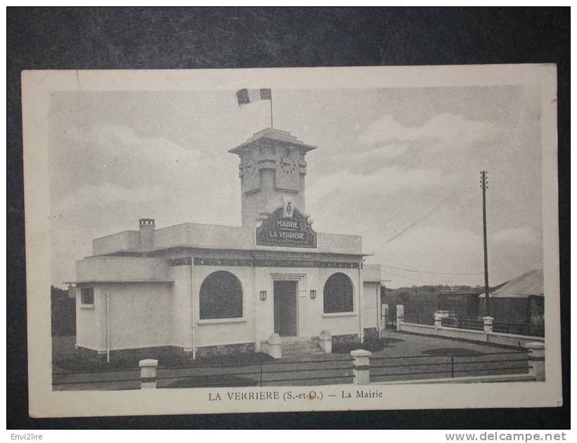 Ref2092 CPA La Verrière, La Mairie - (Yvelines, Seine Et Oise) - L. Baslé Phot. Gif Sur Yvette. - La Verriere