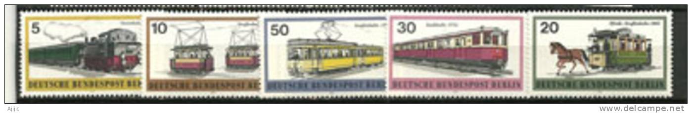 BERLIN.Tramways Electriques & Hippomobile, Metro,trains. 5 T-p Neufs ** - Tramways