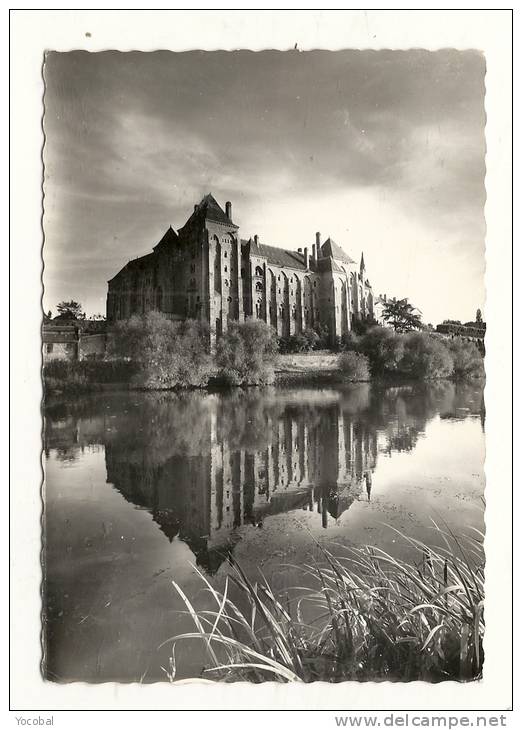 Cp, 72, Solesmes, L'Abbaye Saint-Pierre, Voyagée 1965 - Solesmes