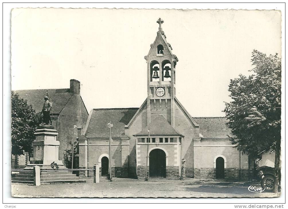 Cpsm: 44 LA MEILLERAYE DE BRETAGNE (ar. Châteaubriant) Eglise Et Monument Aux Morts - Autres & Non Classés