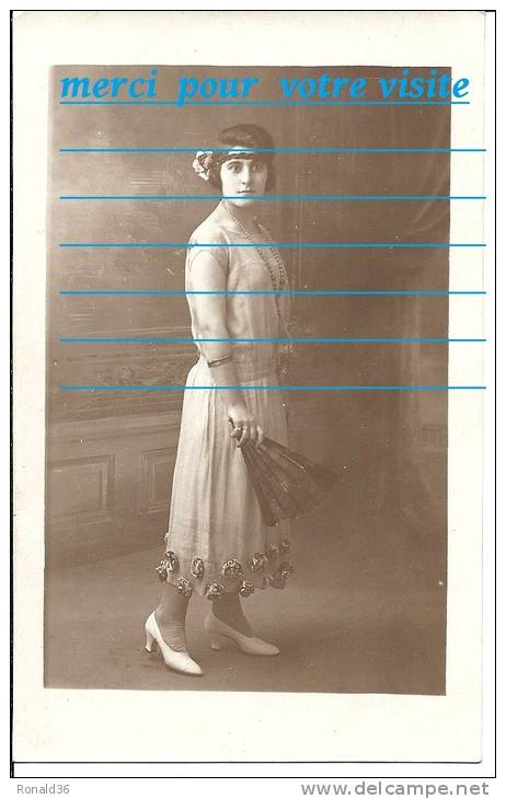 Cpp Femme Portrait De Jeune Fille Melle COUTURIER Souvenir Du Bal Des Pompiers  ( Mode éventail ) Dép 36 86 Ou 87 - Généalogie