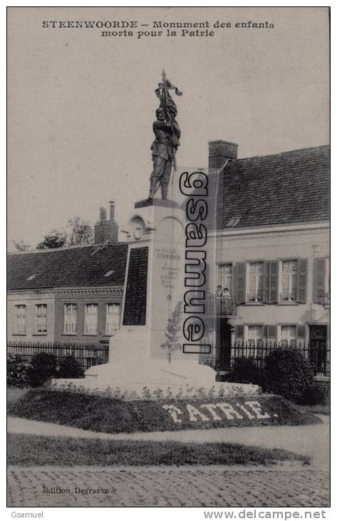 D 59 -  STEENWOORDE - Maisons Et Habitants Au Balcon - Monument Des Enfants Morts Pour La Patrie. - (voir Scan). - Steenvoorde