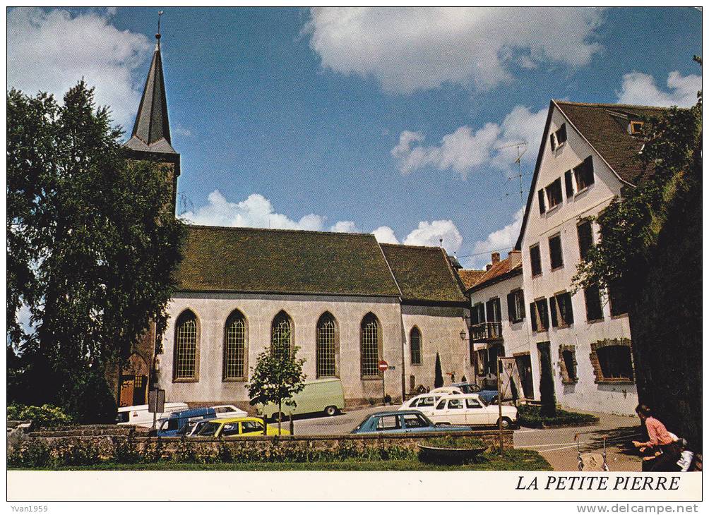LA PETITE PIERRE - Place De L'Eglise - La Petite Pierre