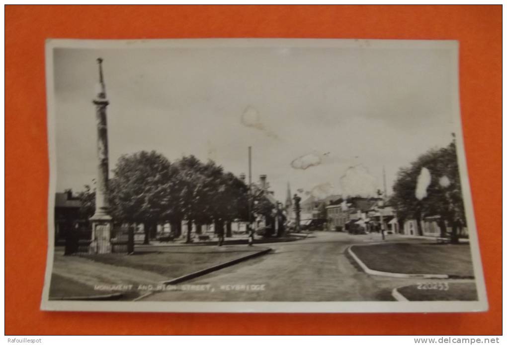 Cp Weybridge Monument And High Street - Surrey