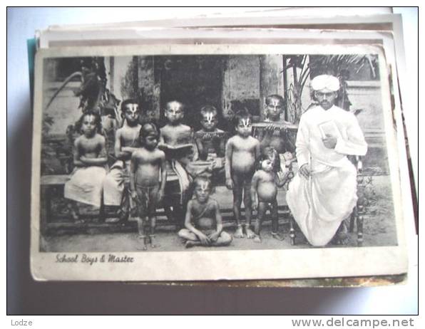 Azië Asia India School Boys Naked And With Signs On Head - India