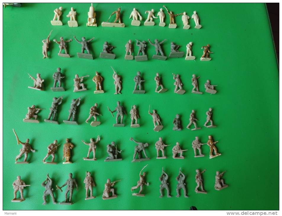 Lot De 61 Petites Figurines-plastique-a Peindre-soldat Militaire Etc.. - Starlux