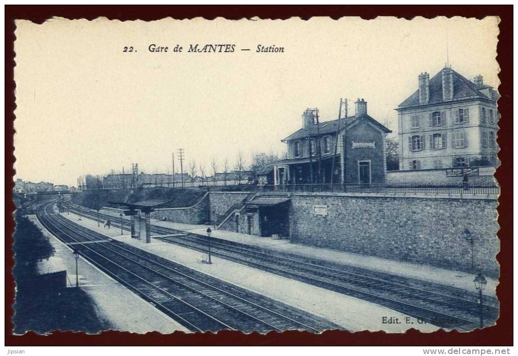 Cpa  Du 78   Gare  De Mantes  Station   DUA2 - Mantes La Ville