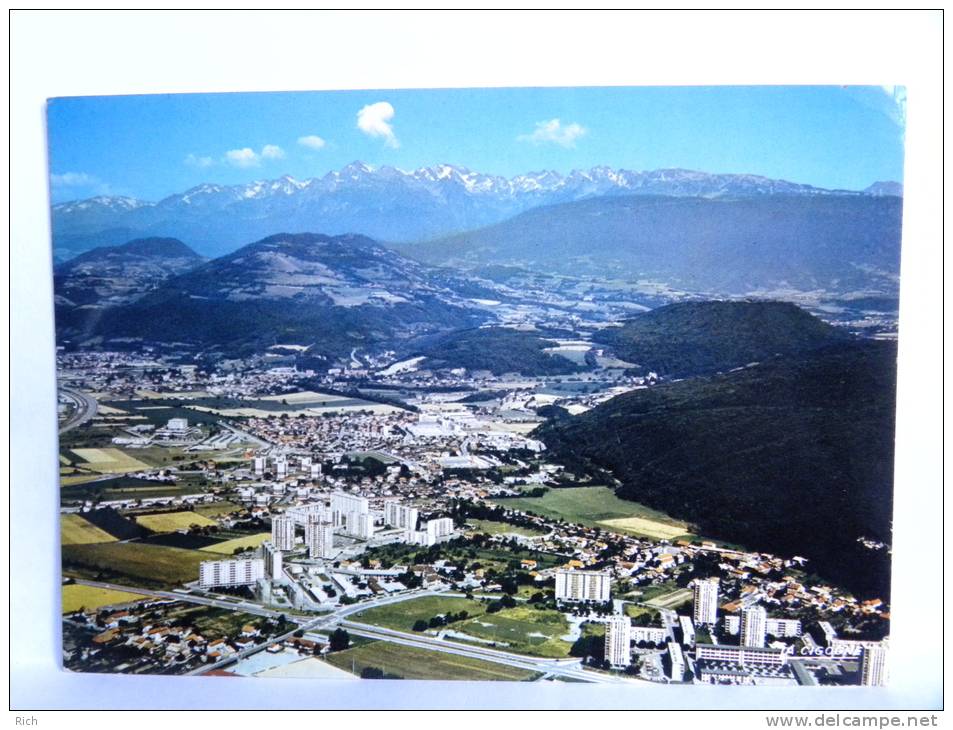 CPM (38) Isère - ECHIROLLES - Vue Générale Et La Chaine De Belledonne - Echirolles