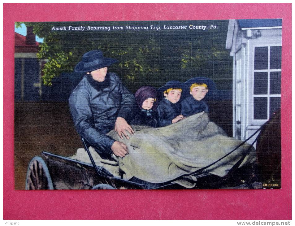 Amish Family  Returning From Shopping Trip Lancaster CO Pa  Linen Not Mailed ----      Ref 919 - Lancaster