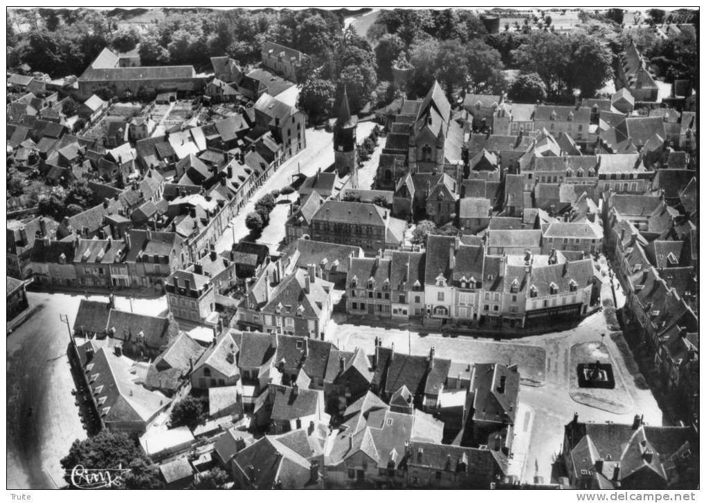 CHATILLON-COLIGNY VUE AERIENNE ET PLACE ARISTIDE BRIAND - Chatillon Coligny